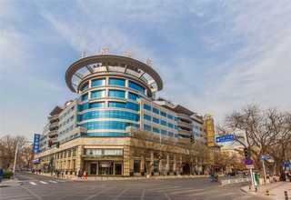 美式运动风校服公司